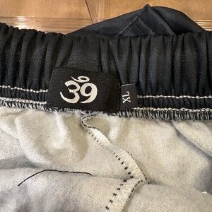 New! LA 369 brand. Size XL but fits like L. This is a must have brand.